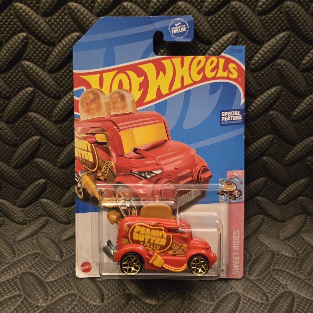 2021 Hot Wheels Bread Box Peanut Butter & Jelly Sweet Rides 4/5 59/250 Sealed